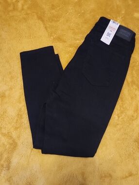Signature by Levi Strauss Black Mid-Rise Skinny Jeans NWT
